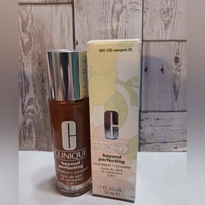 Clinique Beyond Perfecting Foundation + Concealer - Mahogany